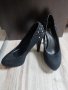 Велурени черни токчета с капси, снимка 1 - Дамски обувки на ток - 43158875