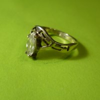 Сребърен пръстен с бял фасетиран кристал и елементи Версаче, снимка 1 - Пръстени - 38733068