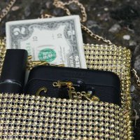 Чанти за телефон с  перли абитуриентски чанти. Булчински чанти, снимка 3 - Калъфи, кейсове - 29020145