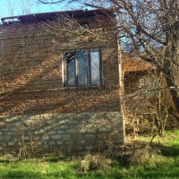 Къща за реновиране с 1600 кв.м. двор село Росица община Генерал Тошево област Добрич
