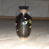 Cloisonne Клоазоне Красива малка ваза бронз клетъчен емайл, снимка 3 - Антикварни и старинни предмети - 43202770