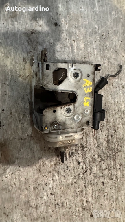 Брава за врата на Audi A3 - 8L1837015A / SCH0117L / B10173B, снимка 1