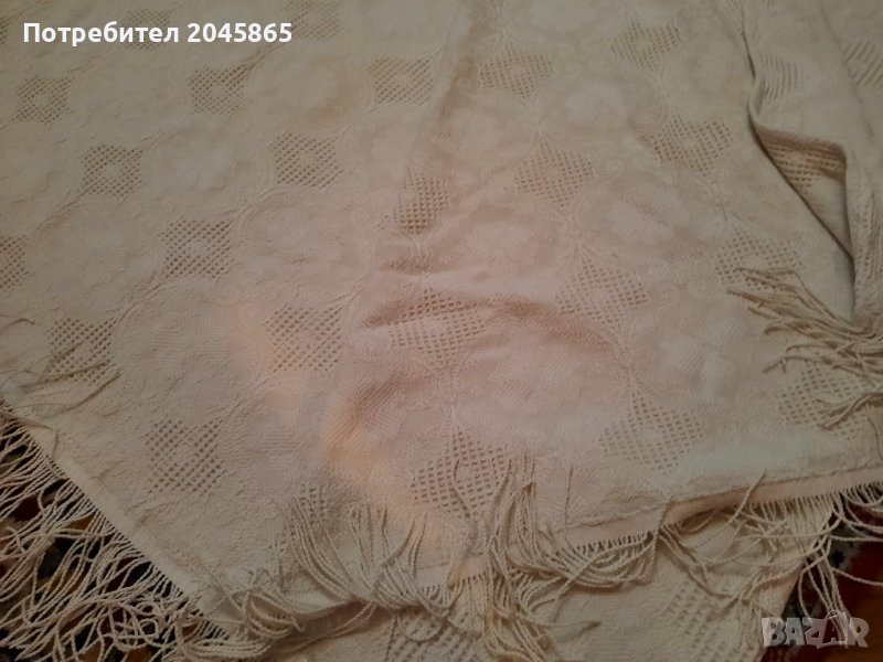 Продавам тъкана покривка за спалня, снимка 1