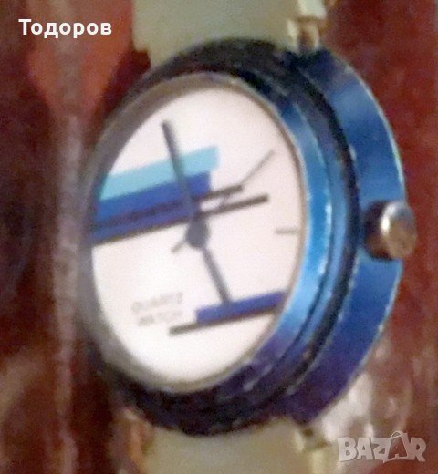 Дамски часовник в синьо, снимка 1