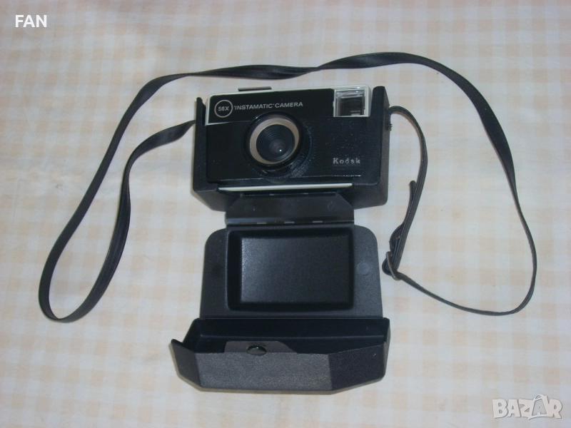 Стар колекционерски фотоапарат Кодак Kodak 56X INSTAMATIC CAMERA от 70-те години на 20-ти век, снимка 1