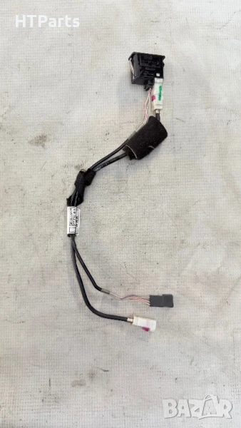 USB AUX Auxiliary Input Socket за БМВ 1 3 5 6 Е81 Е87 Е90 F10 F12, снимка 1