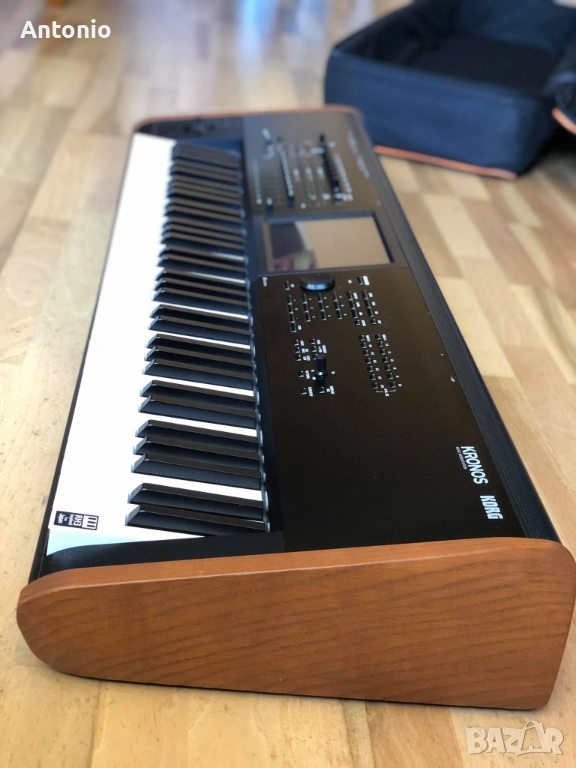Korg Kronos 2 - 73 клавиша + калъф, снимка 1