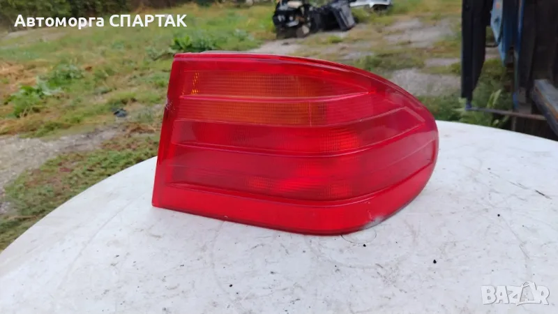 десен стоп Mercedes E klass w210 седан , снимка 1