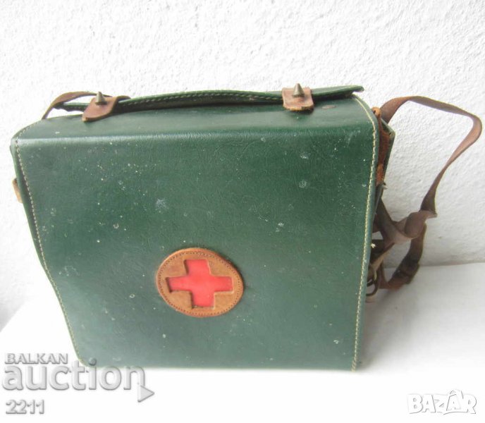  стара армейска зелена медицинска чанта червен кръст аптечка, снимка 1