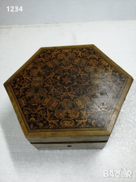 Шестоъгълна дървена кутия 21 х 10.5 h 7 см. , снимка 1