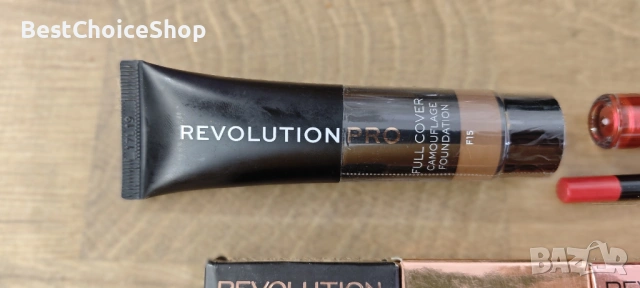 Гримове - Makeup Revolution Течно Червило, матова основа за грим 28 мл – F12.5, пълно покритие – F15, снимка 4 - Козметика за лице - 53466496