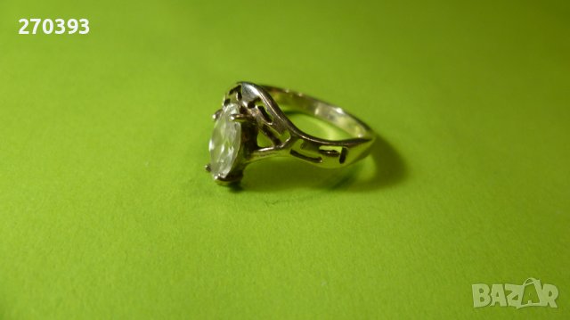 Сребърен пръстен с бял фасетиран кристал и елементи Версаче