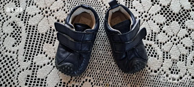 Бебешки кожени обувки 4-7 месеца , снимка 1