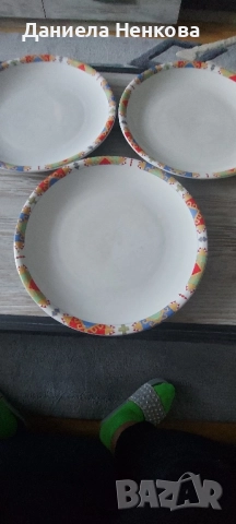 Порцеланови чинии