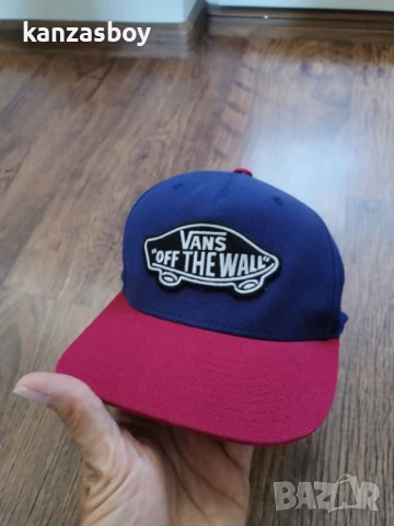 VANS - страхотна шапка КАТО НОВА 