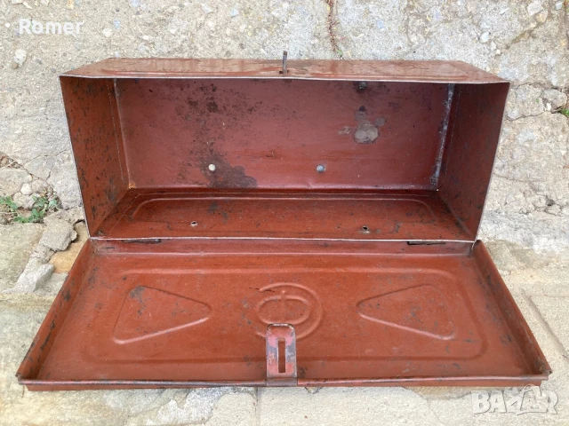 Стара метална кутия за инструменти, снимка 3 - Антикварни и старинни предмети - 50812945