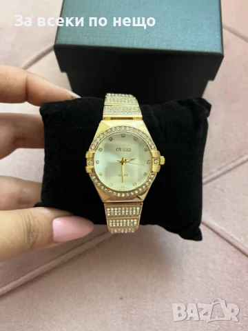 Guess Дамски Часовник С Кутия - Златист Или Сребрист Код VF10, снимка 6 - Дамски - 50982388