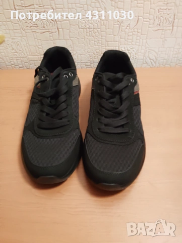 Нови мъжки маратонки Venice 41 номер, снимка 2 - Маратонки - 53475660