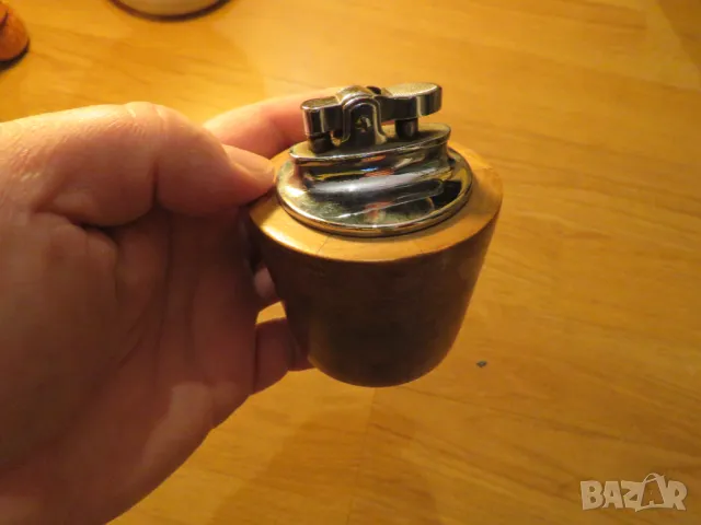 Старинна запалка солидна изработка от метал и орех - красота за  ценители и колекционери , снимка 2 - Антикварни и старинни предмети - 50435381