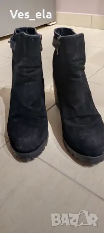 черни велурени ботуши с дебел ток 