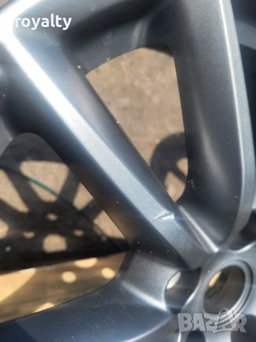 19 цола Range Rover Sport Discovery Оригинални, снимка 2 - Аксесоари и консумативи - 51149086