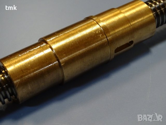 Винт с гайка за фреза L-423 ф20, снимка 4 - Резервни части за машини - 40134358