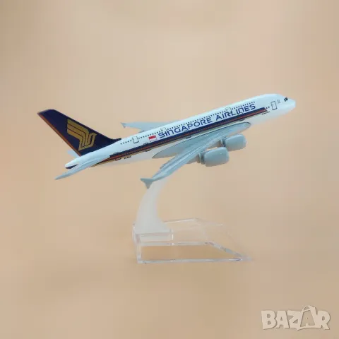 Еърбъс 380 самолет модел макет Singapore Airlines метален A380 пътнически летище, снимка 4 - Колекции - 49506607
