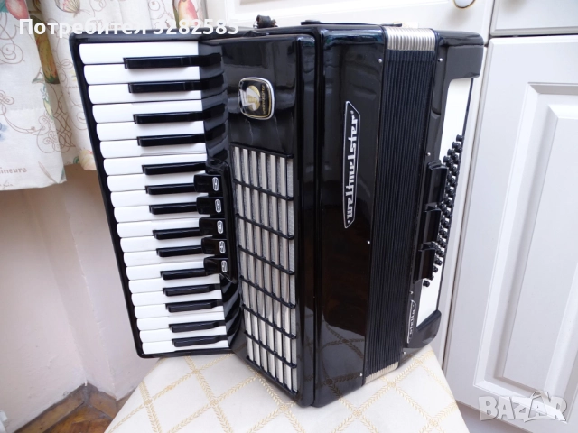 Акордеон Велтмайстер Стела 60 баса, снимка 1