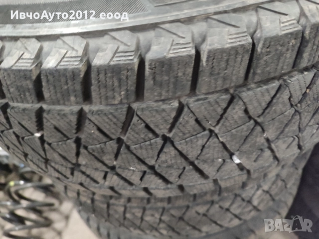 Зимен комплект Toyota rav 4 гуми с джанти , снимка 3 - Гуми и джанти - 51882981