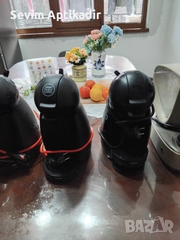 Кафе машина Долче густо , снимка 3 - Кафемашини - 52840327