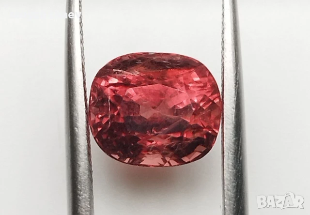 Шпинел с цвят Падпараджа в идеален размер 2.49кт.! Сертифициран! нов!, снимка 12 - Други - 50742612