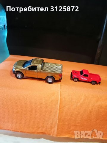 Продавам два модела на Ford F 150 Рейнджър 1:50. 1:64, снимка 1 - Колекции - 37293298