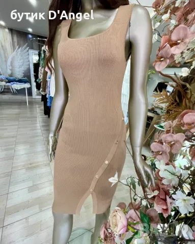 Рокля от стегнат рипс със златни копчета, снимка 4 - Рокли - 50364838