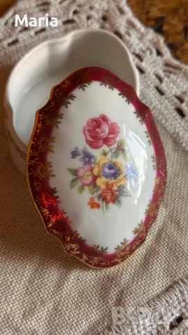 Декоративна винтидж кутийка за бижута от фин порцелан .Маркирано ГДР, снимка 3 - Антикварни и старинни предмети - 49099786