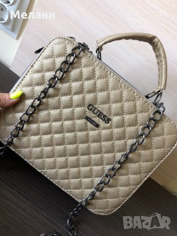 Намалена цена ! Нова Златиста дамска чанта Guess нова, снимка 2 - Чанти - 33375458