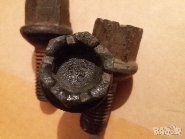 Продавам оригинални болтове за джанти сферични M12 за VW / Audi, снимка 2 - Аксесоари и консумативи - 29064941