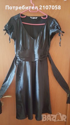 Малка черна рокля