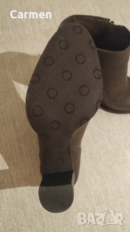 UGG ОРИГИНАЛ - Дамски боти, снимка 4 - Дамски боти - 32669518