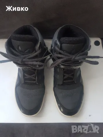 Продавам маратонки Адидас номер 38.