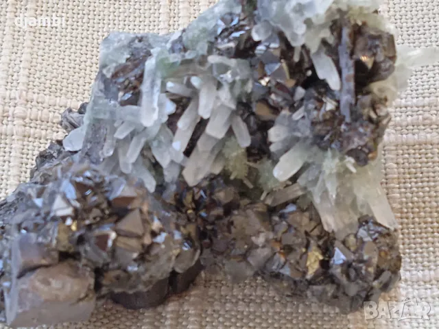 №174, Кварцова друза с галенит, сфалерит и хлорит,, снимка 4 - Декорация за дома - 47708732