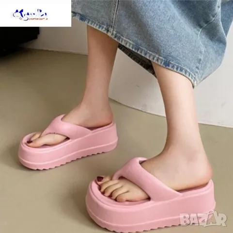 Розови олекотени джапанки на платформа