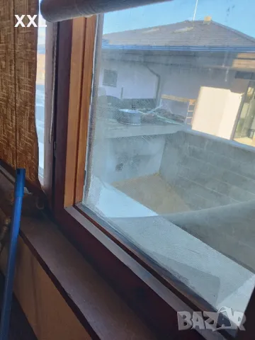 два прозореца от чам