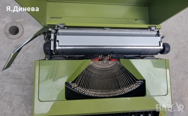 Пишеща машина Splendid , снимка 3 - Антикварни и старинни предмети - 52166873