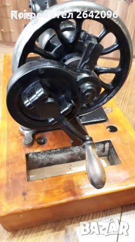 Стара шевна машина Грицнер, снимка 3 - Антикварни и старинни предмети - 40792819