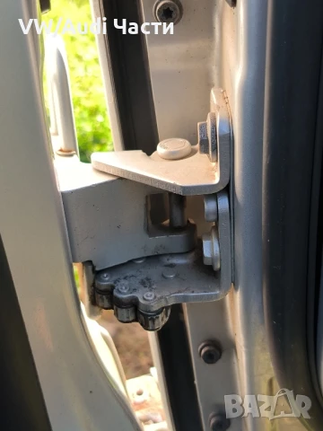 Панта панти предна дясна врата за Голф 5 Пасат Джета VW Golf 5 Passat Touran Jetta Caddy 1K0831402K, снимка 2 - Части - 50537752