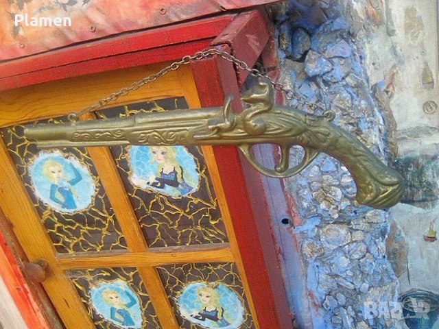 Два декоративни месингови пистолета за стена сувенир, снимка 1 - Декорация за дома - 43593582
