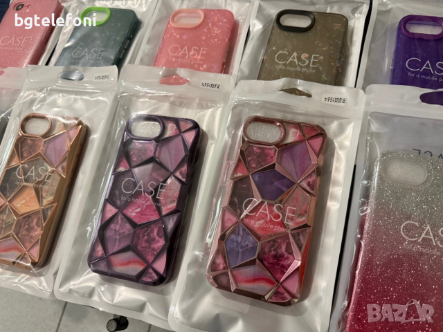 iPhone 16e различни силиконови гърбове