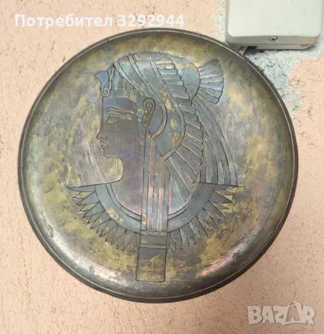 Египетски сувенир-метална чиния за стена
