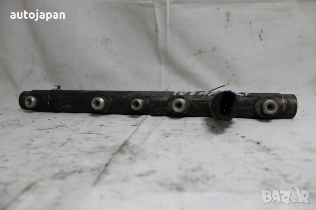 Горивна рейка с датчик за дюзи Рено сценик 1.9дци 102кс 02г Renault scenic 1.9dci 102hp 2002, снимка 2 - Части - 43712399