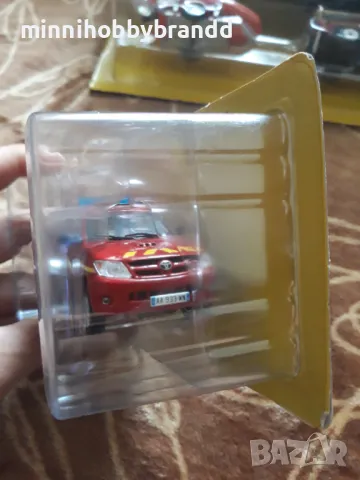 Toyota Fj Land Cruiser Nissan Navara Land Rover Defender Toyota Hilux Hachette 1.43 Scale Top Models, снимка 3 - Колекции - 50299435